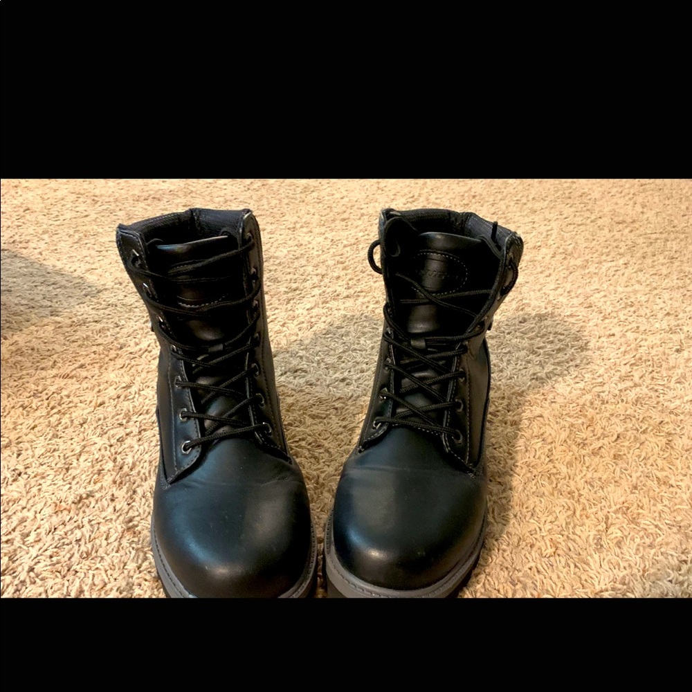 Men’s black boots